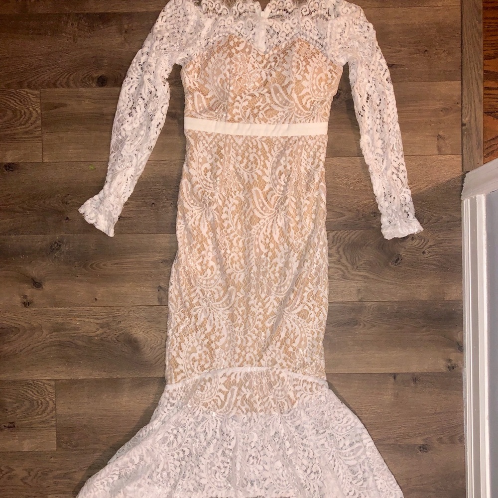 Elegance lace trumpet dress - white